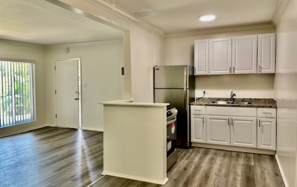 1835 W. Crestwood Lane, Anaheim, CA 92804, 1 Bedroom Bedrooms, ,1 BathroomBathrooms,Apartment,For Rent,W. Crestwood Lane,1,1093