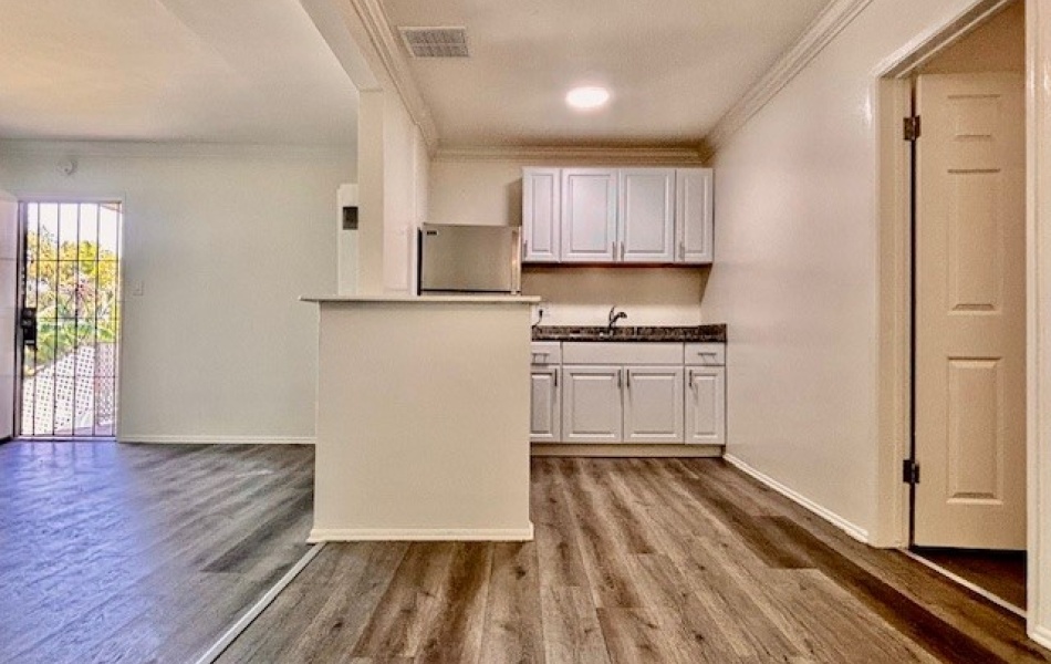 1835 W. Crestwood Lane, Anaheim, CA 92804, 1 Bedroom Bedrooms, ,1 BathroomBathrooms,Apartment,For Rent,W. Crestwood Lane,1,1093