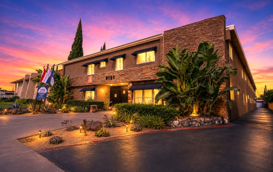 Chapman Avenue 9191, Garden Grove, CA 92841, ,1 BathroomBathrooms,Apartment,For Rent, Property Description This large two bedroom unit ,9191 ,1095