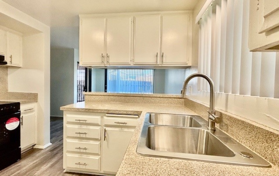 16531 Alliance, CA 92780, 2 Bedrooms Bedrooms, ,2 BathroomsBathrooms,Apartment,For Rent,Alliance,1096