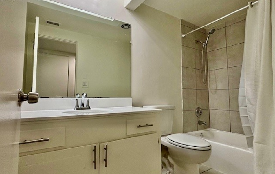 16531 Alliance, CA 92780, 2 Bedrooms Bedrooms, ,2 BathroomsBathrooms,Apartment,For Rent,Alliance,1096