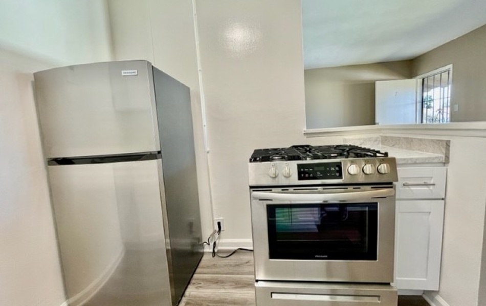 1812 West Crestwood Lane, Anaheim, CA 92804, 1 Bedroom Bedrooms, ,1 BathroomBathrooms,Apartment,For Rent,Crestwood Lane,West Crestwood Lane,1098
