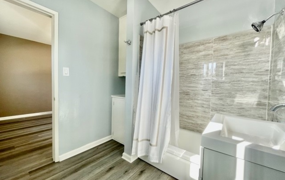 1812 West Crestwood Lane, Anaheim, CA 92804, 1 Bedroom Bedrooms, ,1 BathroomBathrooms,Apartment,For Rent,Crestwood Lane,West Crestwood Lane,1098