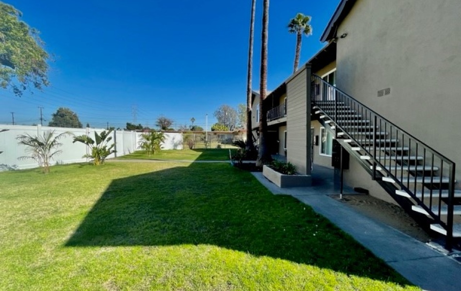 1812 West Crestwood Lane, Anaheim, CA 92804, 1 Bedroom Bedrooms, ,1 BathroomBathrooms,Apartment,For Rent,Crestwood Lane,West Crestwood Lane,1098