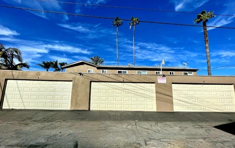 1812 West Crestwood Lane, Anaheim, CA 92804, 1 Bedroom Bedrooms, ,1 BathroomBathrooms,Apartment,For Rent,Crestwood Lane,West Crestwood Lane,1098