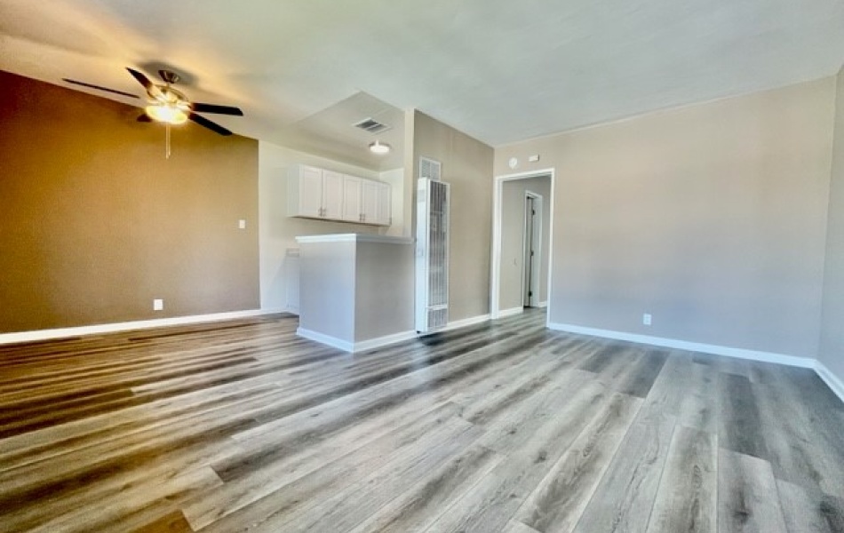 1812 West Crestwood Lane, Anaheim, CA 92804, 1 Bedroom Bedrooms, ,1 BathroomBathrooms,Apartment,For Rent,Crestwood Lane,West Crestwood Lane,1098