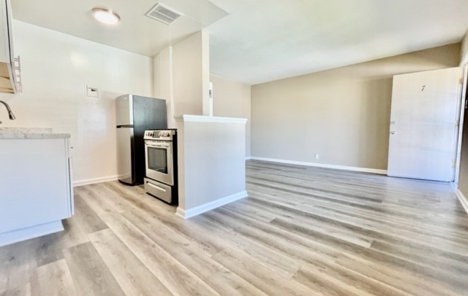 1812 West Crestwood Lane, Anaheim, CA 92804, 1 Bedroom Bedrooms, ,1 BathroomBathrooms,Apartment,For Rent,Crestwood Lane,West Crestwood Lane,1098