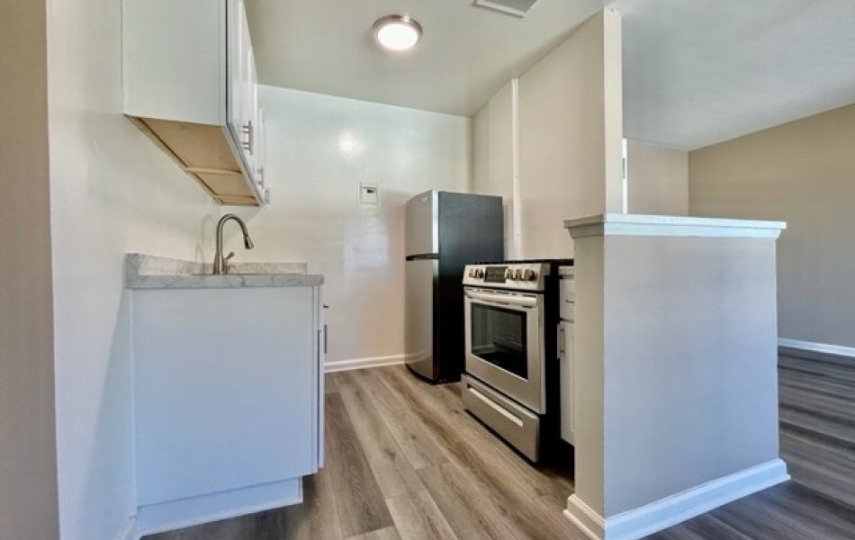 1812 West Crestwood Lane, Anaheim, CA 92804, 1 Bedroom Bedrooms, ,1 BathroomBathrooms,Apartment,For Rent,Crestwood Lane,West Crestwood Lane,1098