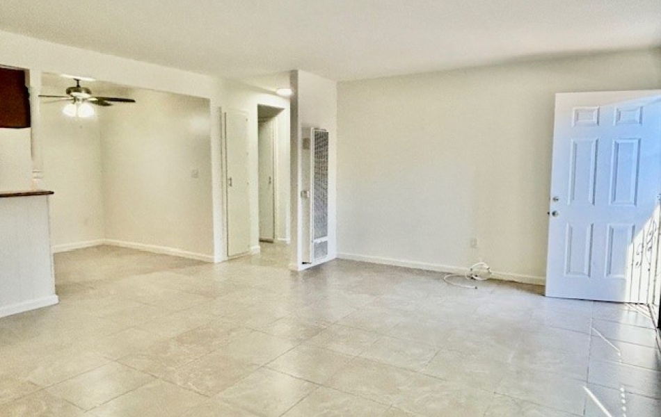 17381 Jacquelyn Lane, Huntington Beach, CA 92647, 2 Bedrooms Bedrooms, ,1 BathroomBathrooms,Apartment,For Rent,Jacquelyn Lane Courtyard,Jacquelyn Lane,1100