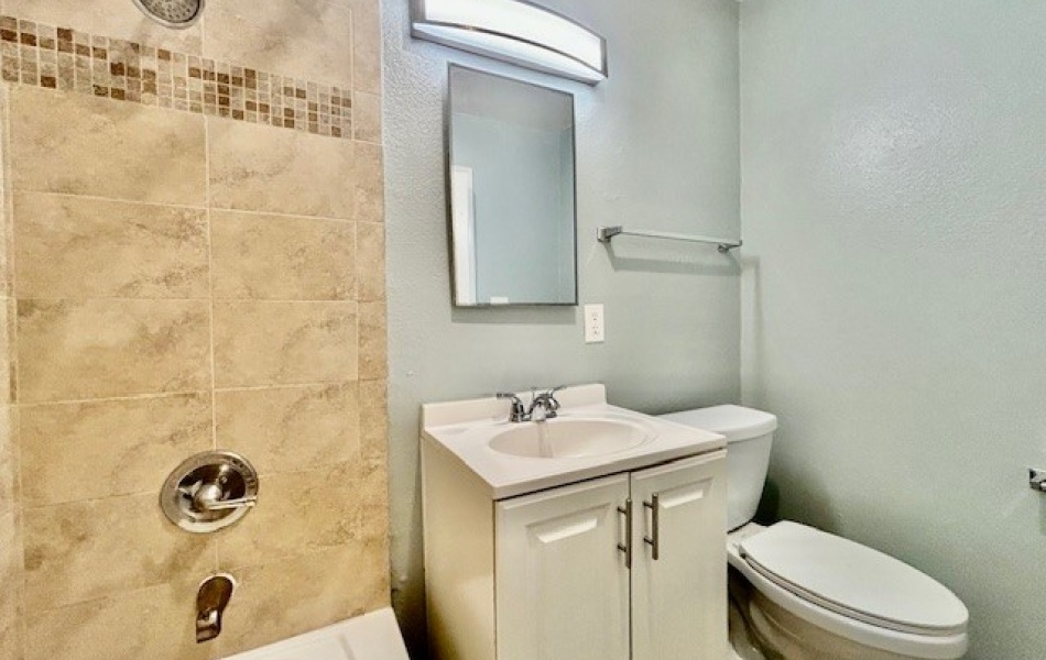 17381 Jacquelyn Lane, Huntington Beach, CA 92647, 2 Bedrooms Bedrooms, ,1 BathroomBathrooms,Apartment,For Rent,Jacquelyn Lane Courtyard,Jacquelyn Lane,1100