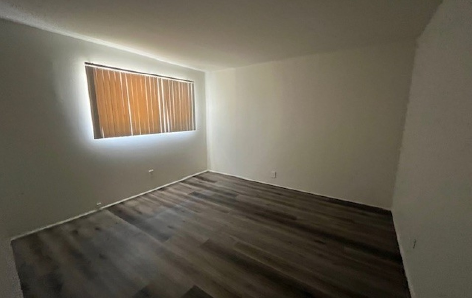 2 bedrooms, 1 bath