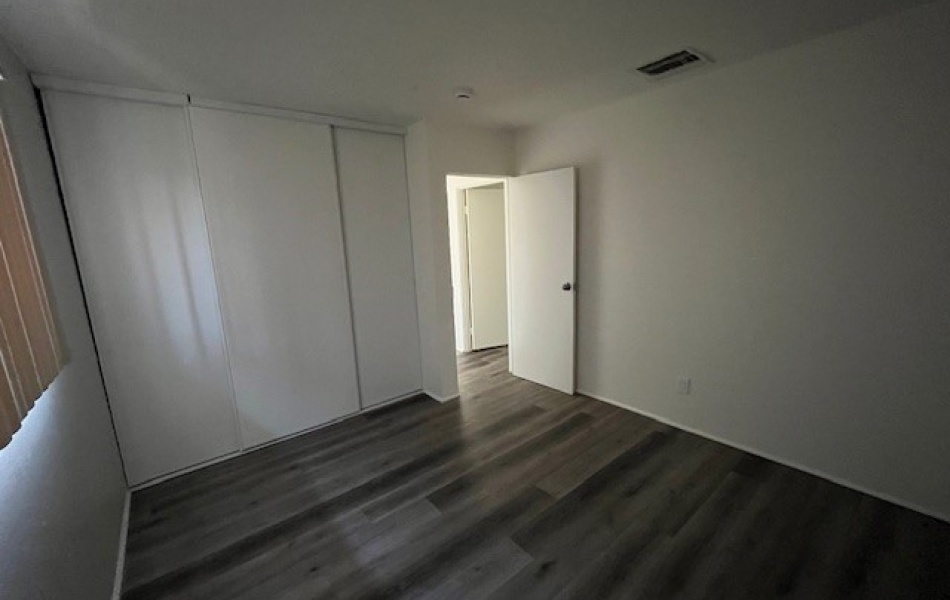 2 bedrooms, 1 bath