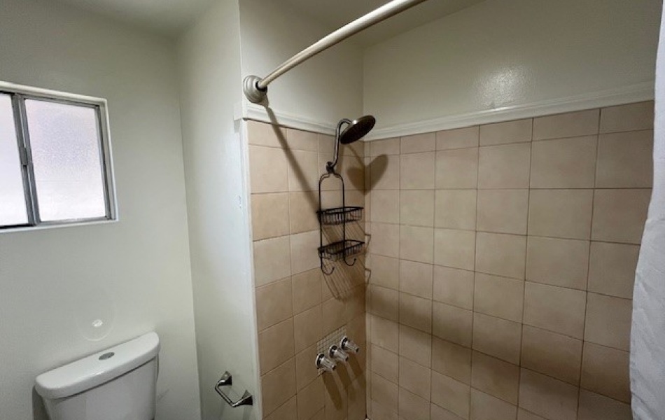 2 bedrooms, 1 bath