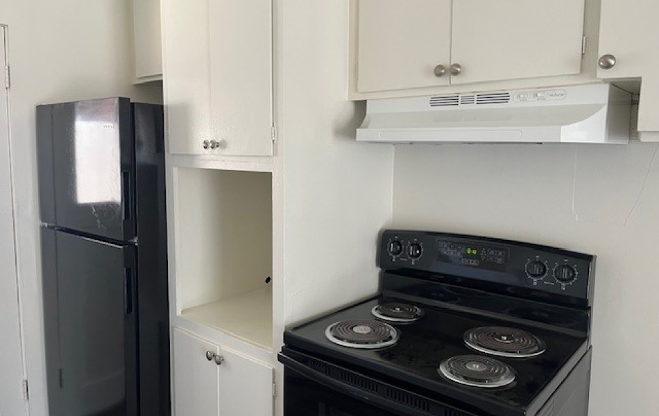 2 bedrooms, 1 bath