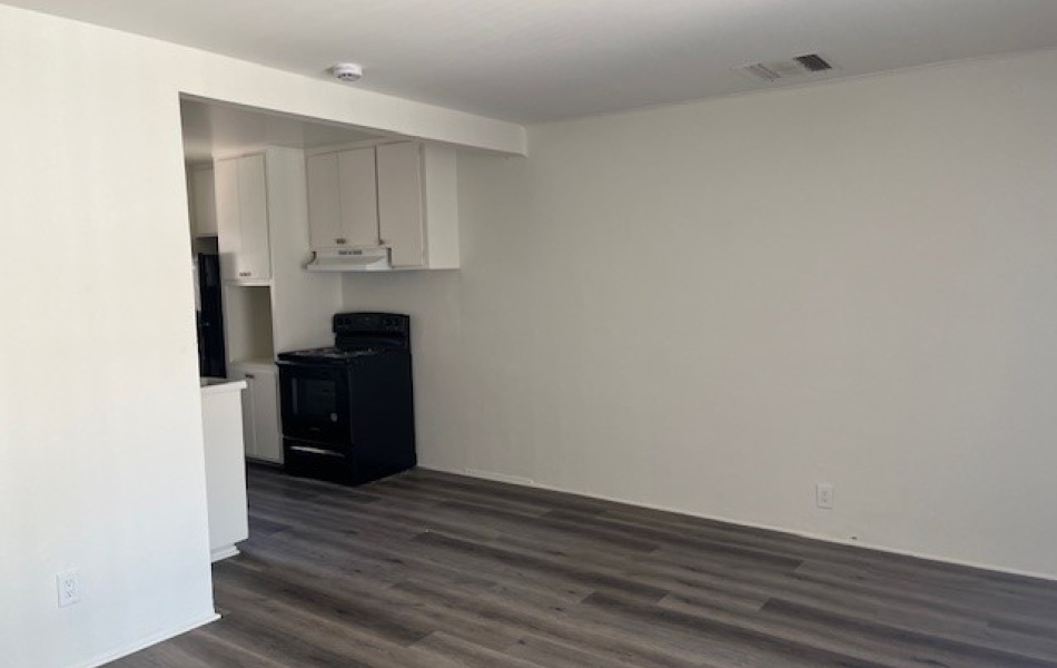 2 bedrooms, 1 bath