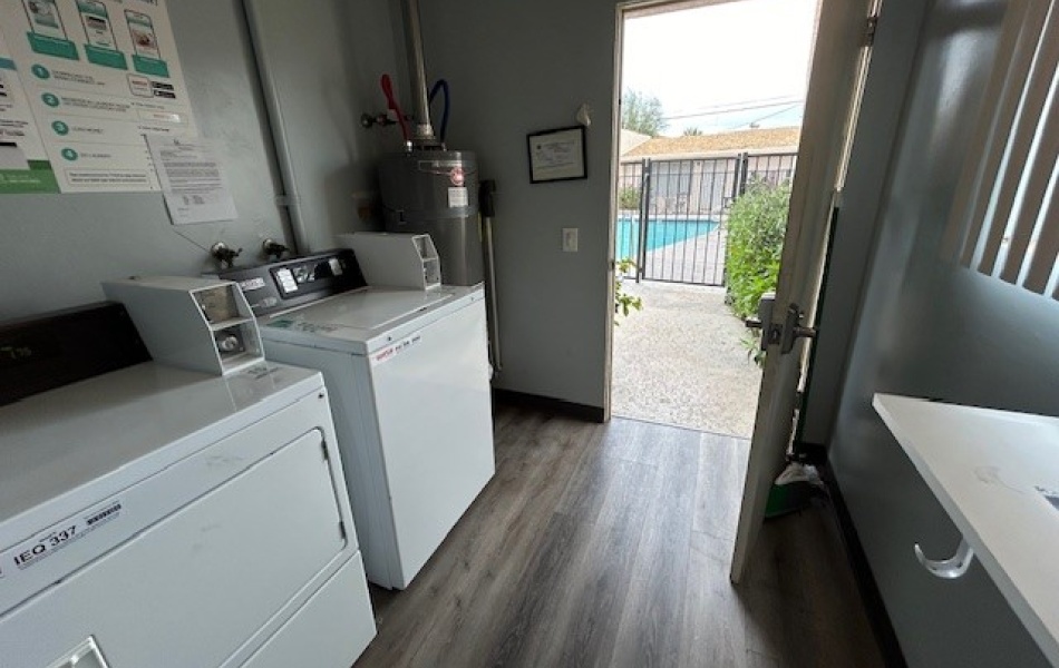 2 bedrooms, 1 bath