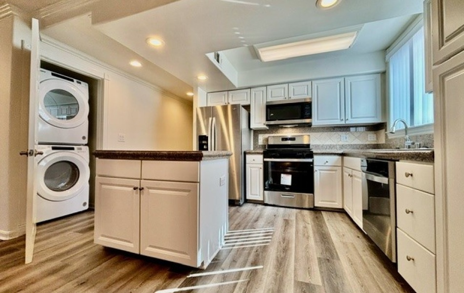 5007 River Avenue, Newport Beach, CA 92663, 3 Bedrooms Bedrooms, ,2 BathroomsBathrooms,Condominium,For Rent,River Avenue,1135