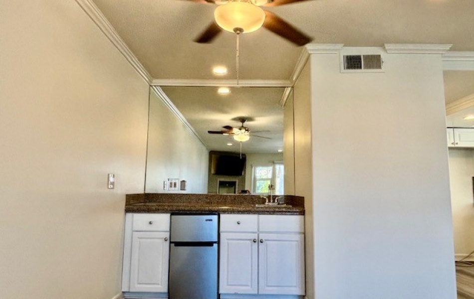 5007 River Avenue, Newport Beach, CA 92663, 3 Bedrooms Bedrooms, ,2 BathroomsBathrooms,Condominium,For Rent,River Avenue,1135