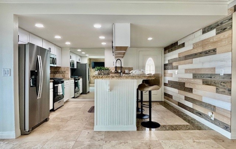 904 W. Balboa, Newport Beach, CA 92663, 4 Bedrooms Bedrooms, ,2 BathroomsBathrooms,Condominium,For Rent,W. Balboa,1137
