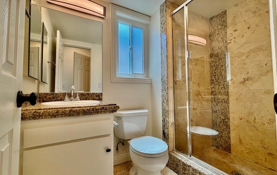904 W. Balboa, Newport Beach, CA 92663, 4 Bedrooms Bedrooms, ,2 BathroomsBathrooms,Condominium,For Rent,W. Balboa,1137