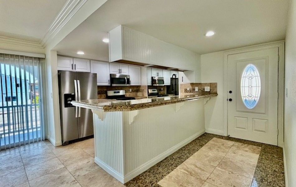 904 W. Balboa, Newport Beach, CA 92663, 4 Bedrooms Bedrooms, ,2 BathroomsBathrooms,Condominium,For Rent,W. Balboa,1137