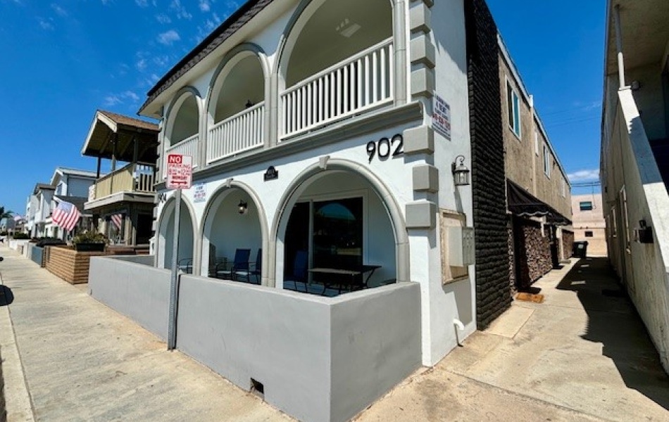 904 W. Balboa, Newport Beach, CA 92663, 4 Bedrooms Bedrooms, ,2 BathroomsBathrooms,Condominium,For Rent,W. Balboa,1137
