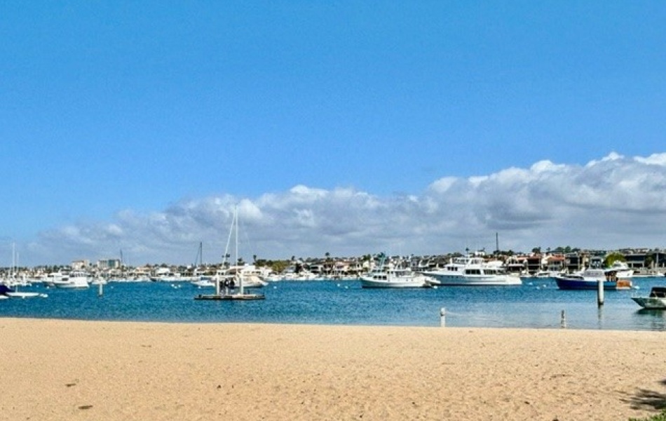 904 W. Balboa, Newport Beach, CA 92663, 4 Bedrooms Bedrooms, ,2 BathroomsBathrooms,Condominium,For Rent,W. Balboa,1137