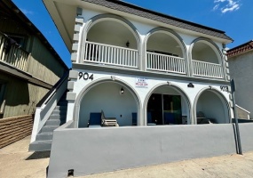 904 W. Balboa, Newport Beach, CA 92663, 4 Bedrooms Bedrooms, ,2 BathroomsBathrooms,Condominium,For Rent,W. Balboa,1137