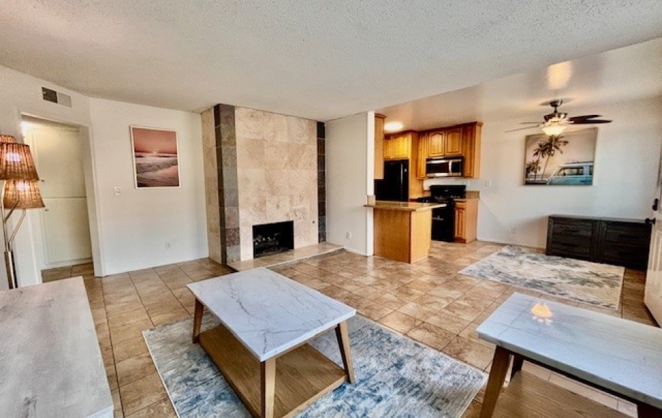 2-bedrooms 1 bath apartment Huntington Beach