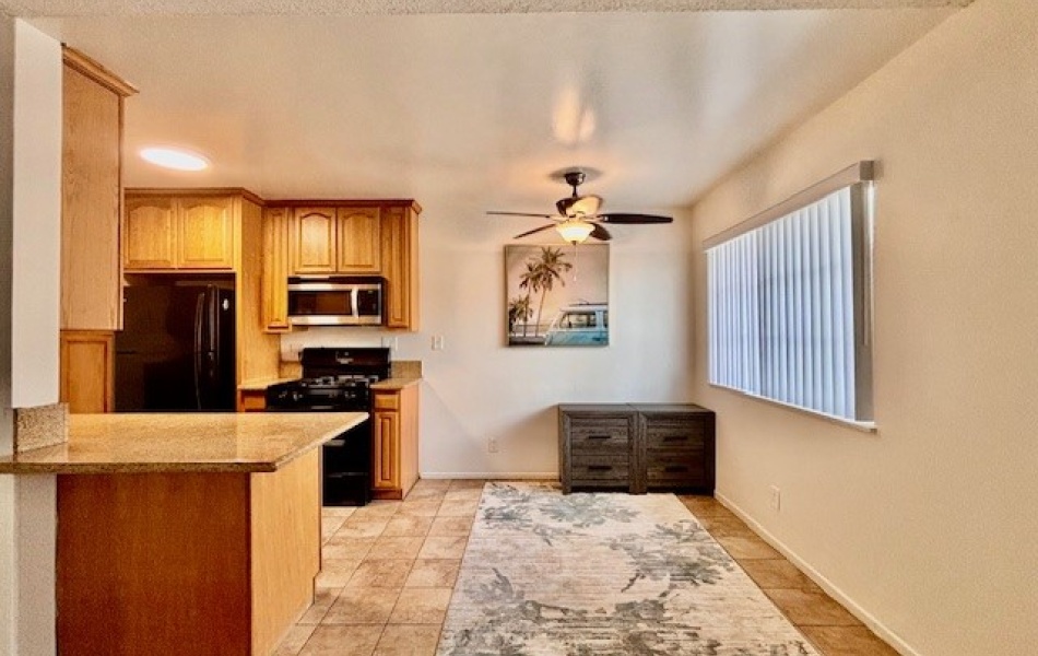 2-bedrooms 1 bath apartment Huntington Beach