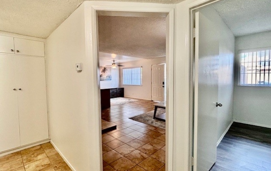 2-bedrooms 1 bath apartment Huntington Beach