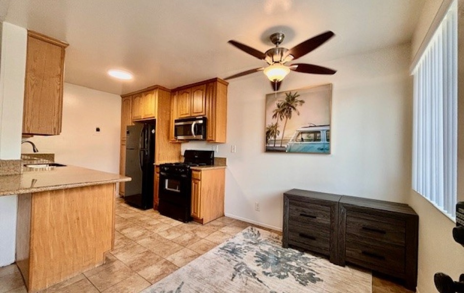 2-bedrooms 1 bath apartment Huntington Beach