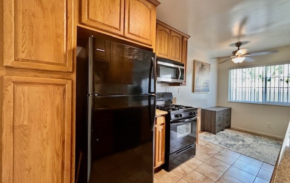 2-bedrooms 1 bath apartment Huntington Beach