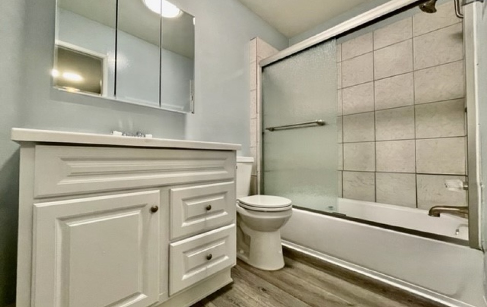 1009 Valencia, Costa Mesa, CA 92626, 3 Bedrooms Bedrooms, ,2 BathroomsBathrooms,Apartment,For Rent,Valencia,2,1011