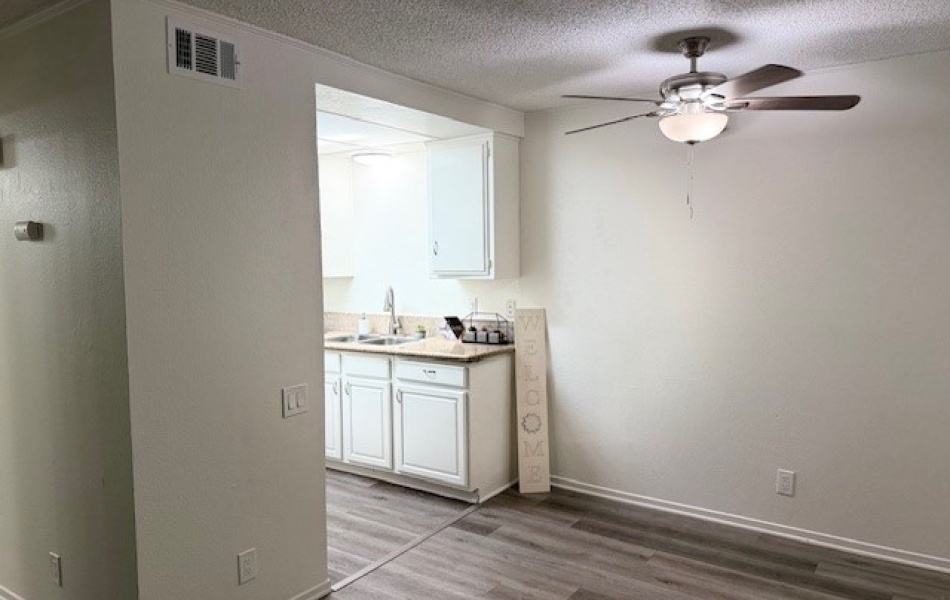 68460 Kings Road, Cathedral City, CA 92234, 2 Bedrooms Bedrooms, ,1 BathroomBathrooms,Apartment,For Rent,Kings Road,1155