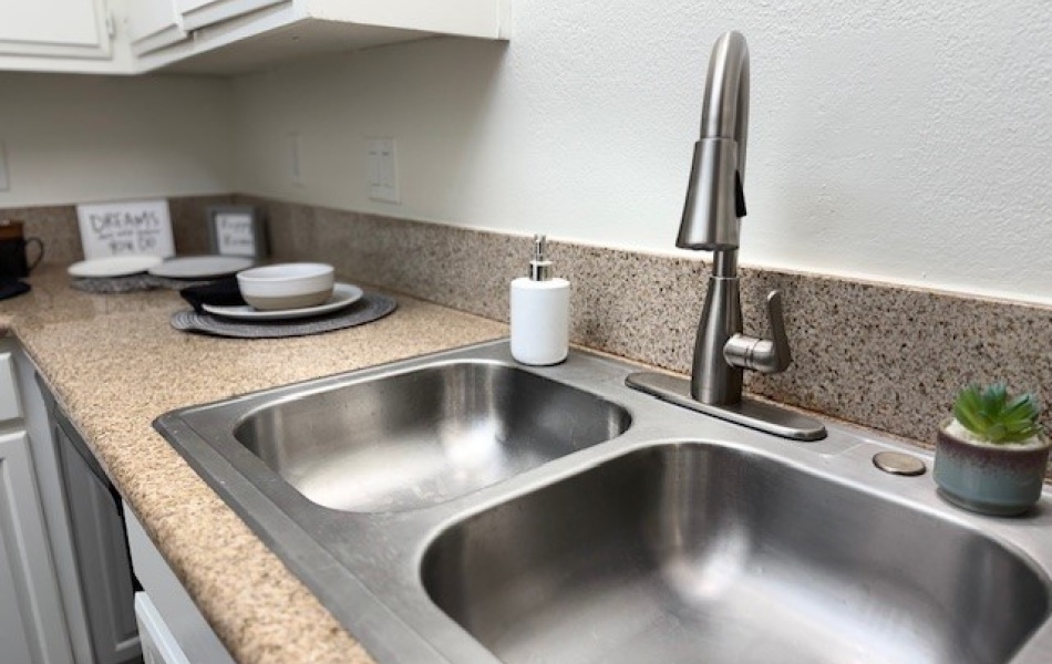 68460 Kings Road, Cathedral City, CA 92234, 2 Bedrooms Bedrooms, ,1 BathroomBathrooms,Apartment,For Rent,Kings Road,1155