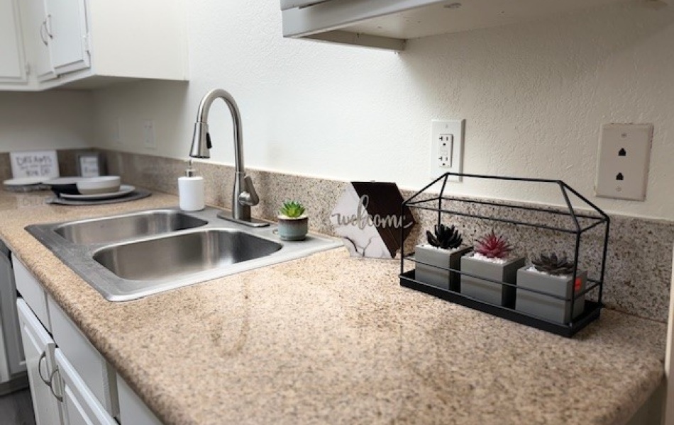 68460 Kings Road, Cathedral City, CA 92234, 2 Bedrooms Bedrooms, ,1 BathroomBathrooms,Apartment,For Rent,Kings Road,1155