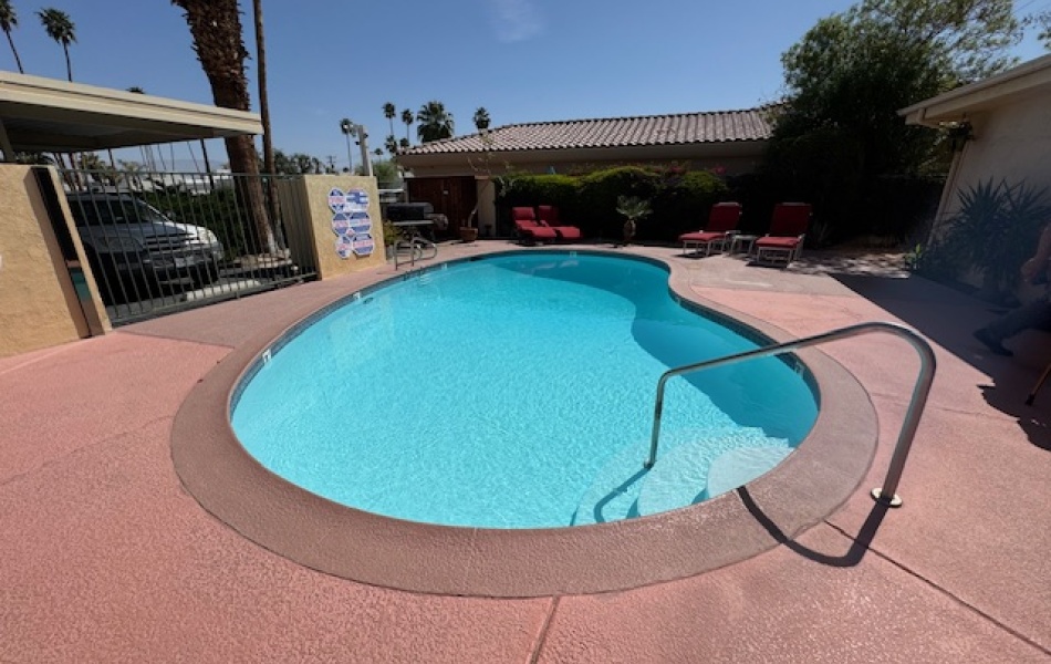 2 bedrooms 1.5 bathrooms, 74443 Driftwood Dr., Palm Desert