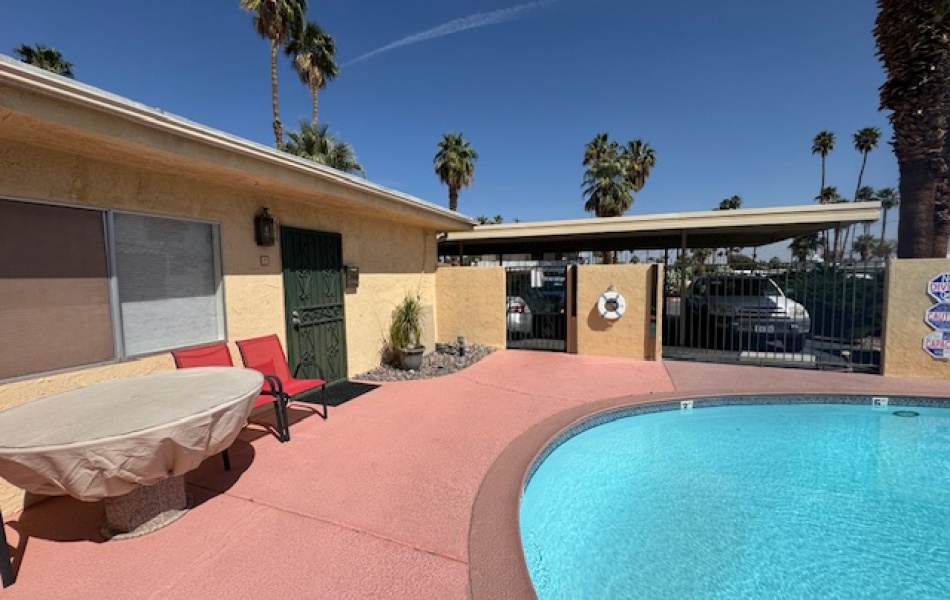 2 bedrooms 1.5 bathrooms, 74443 Driftwood Dr., Palm Desert