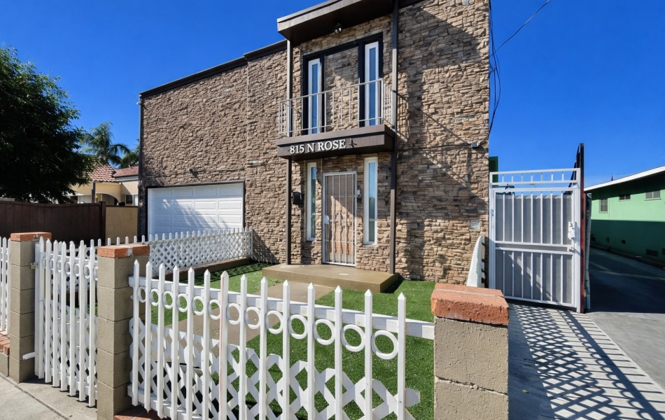 815 North Rose, Compton, CA 90221, 3 Bedrooms Bedrooms, ,2 BathroomsBathrooms,Apartment,For Rent,North Rose,1168