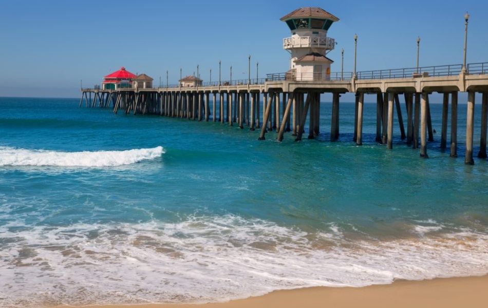 3- bedrooms 2 bathrooms; Huntington Beach; apartments