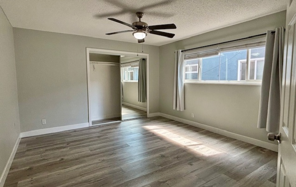 3- bedrooms 2 bathrooms; Huntington Beach; apartments