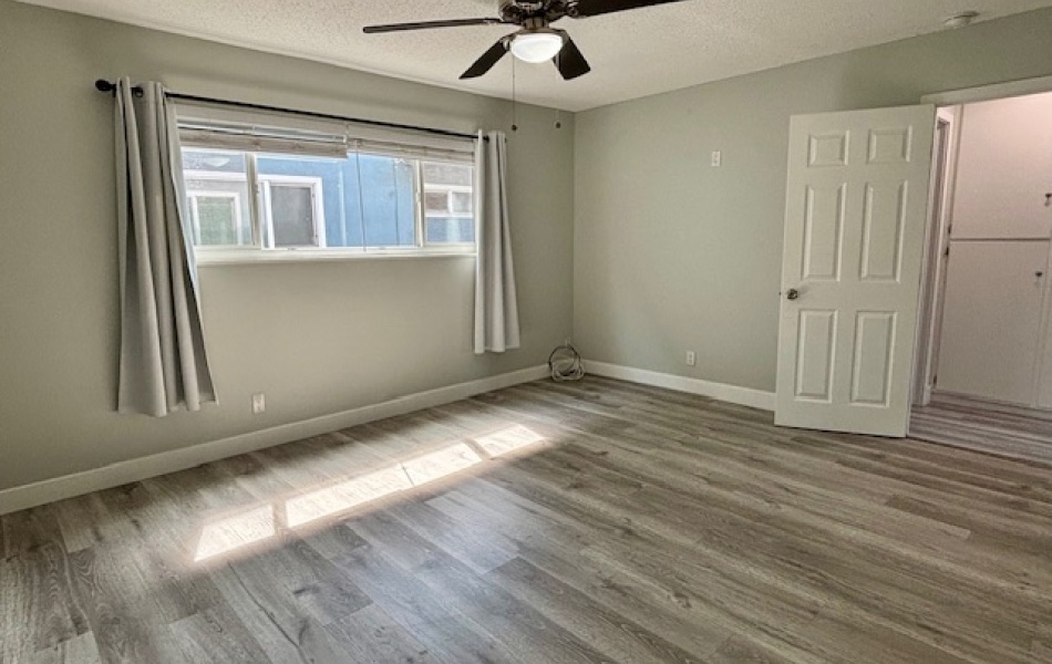 3- bedrooms 2 bathrooms; Huntington Beach; apartments