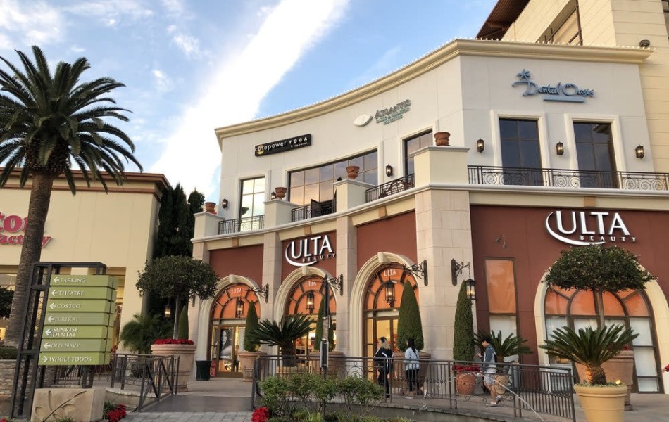 3- bedrooms 2 bathrooms; Huntington Beach; apartments