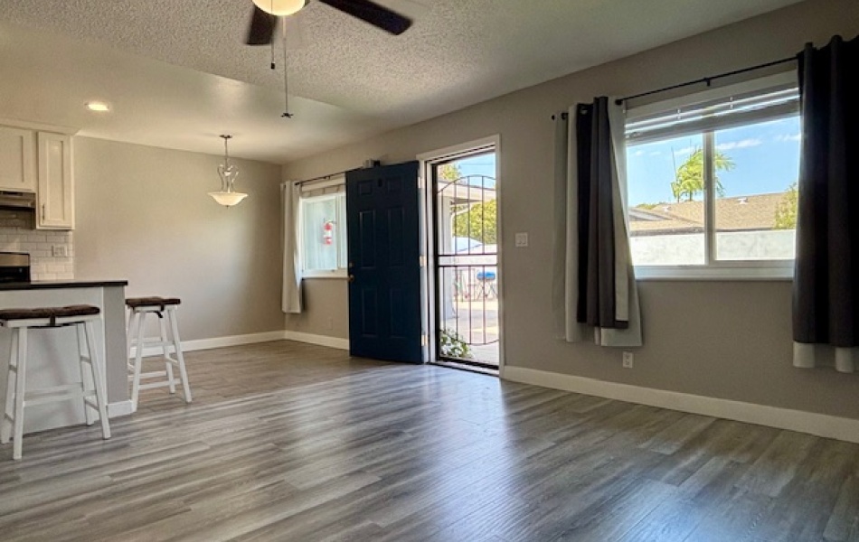 3- bedrooms 2 bathrooms; Huntington Beach; apartments
