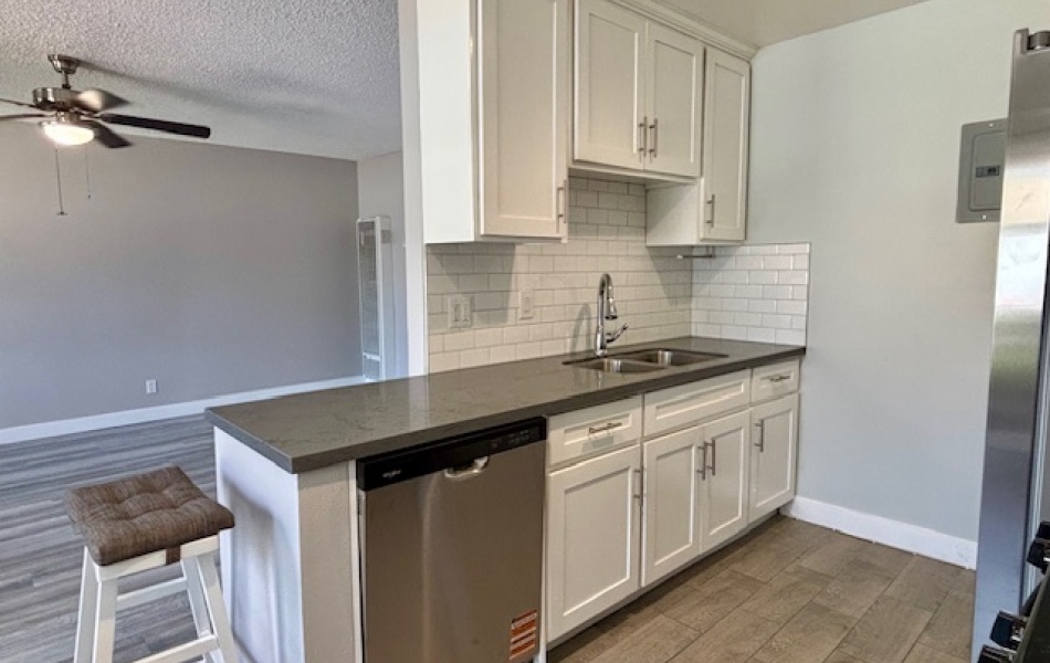 3- bedrooms 2 bathrooms; Huntington Beach; apartments