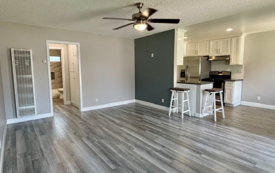 3- bedrooms 2 bathrooms; Huntington Beach; apartments