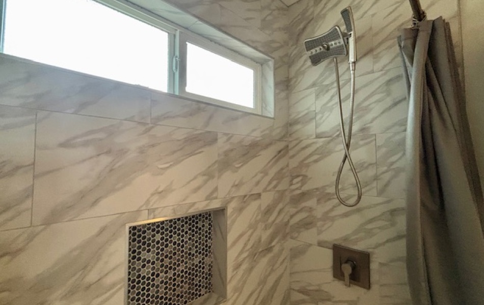 3- bedrooms 2 bathrooms; Huntington Beach; apartments