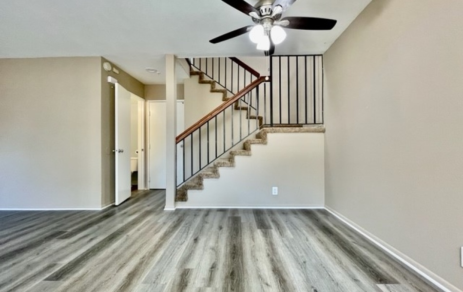 17181 Elm Lane, Huntington Beach, CA 92647, 3 Bedrooms Bedrooms, ,2 BathroomsBathrooms,Townhouse,For Rent,Elm Lane,1180