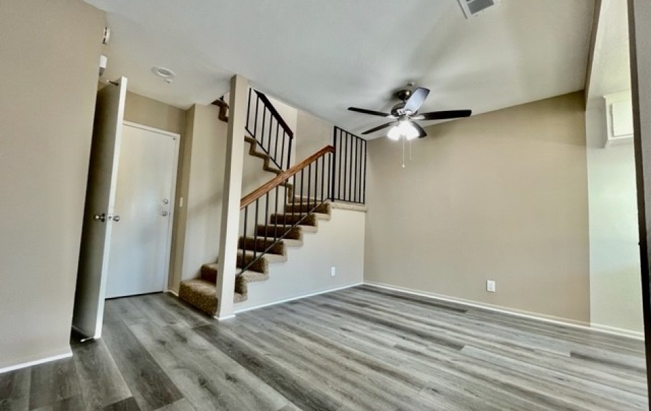 17181 Elm Lane, Huntington Beach, CA 92647, 3 Bedrooms Bedrooms, ,2 BathroomsBathrooms,Townhouse,For Rent,Elm Lane,1180